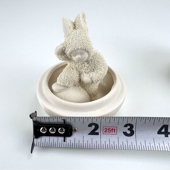K’s Collection Vintage Ceramic Bisque Lidded Easter Egg Hidden Snow Bunny Child - Picture 8 of 9